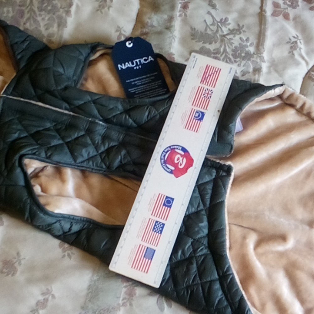 Nautica Pet Quilted Jacket in Green with hood size medium To Largep - Picture 7 of 8
